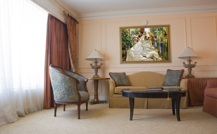 Salón con decorado clásico y cuadro de Sorolla.